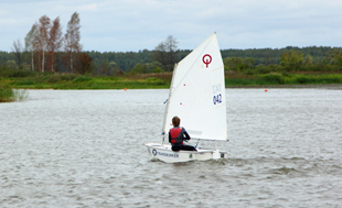 Детский одноместный швертбот «Оптимист»
